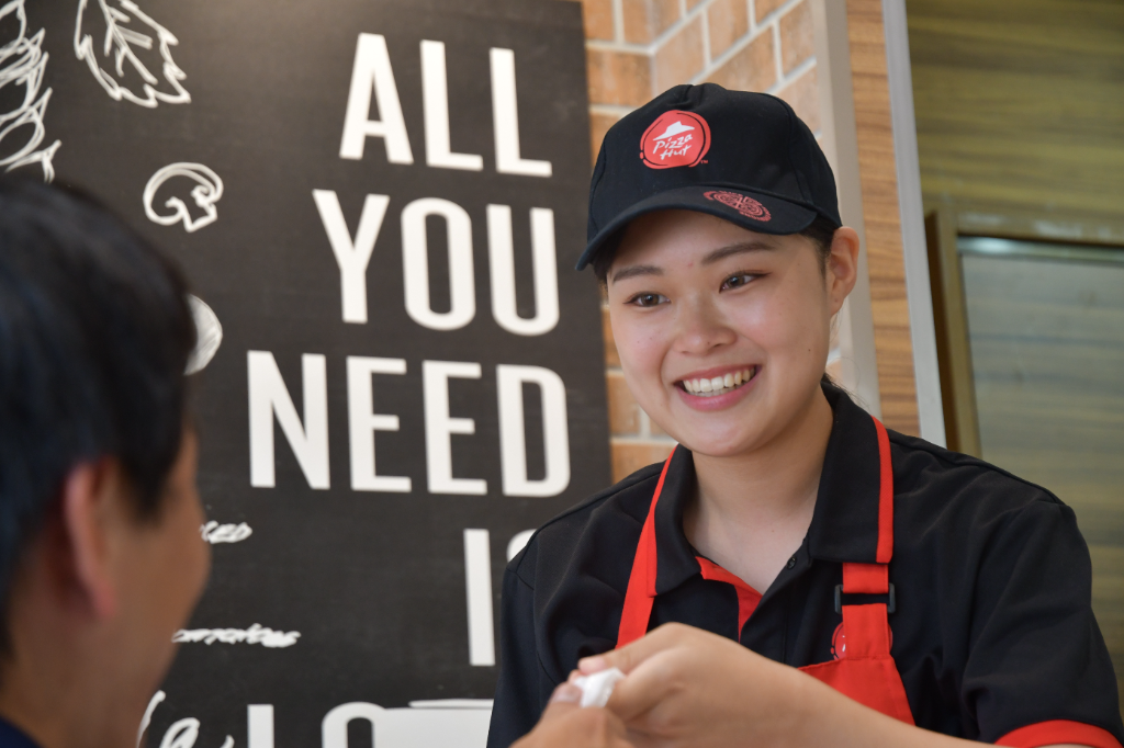 従業員割引・給与前払い制度あり！短時間勤務OK＆選べるシフト！店...